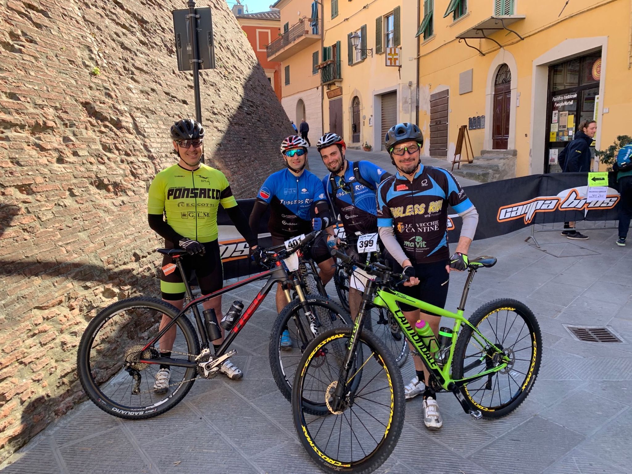 La granfondo dei Vicari a Lari